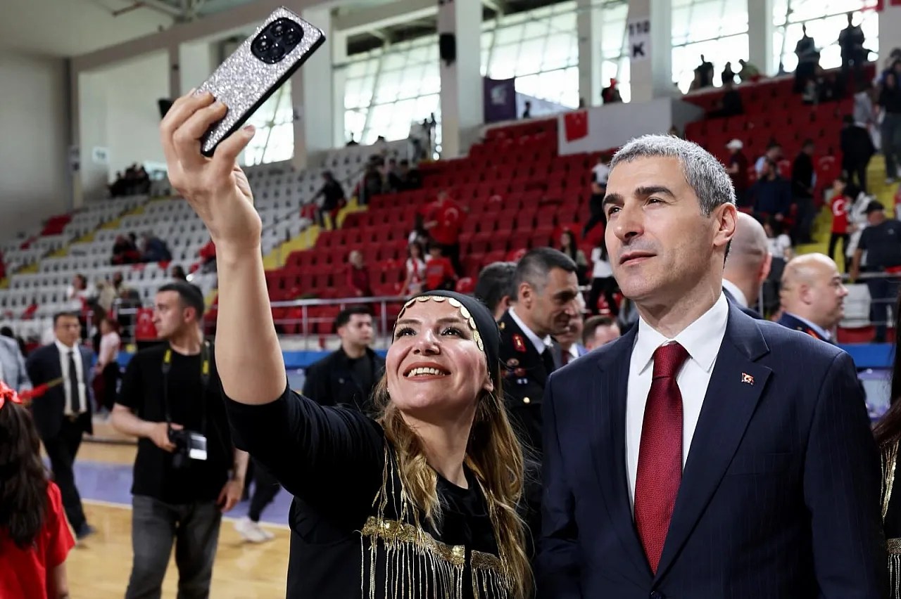 'Geleceğimiz Ve Ümidimiz Gençlikte Saklı'