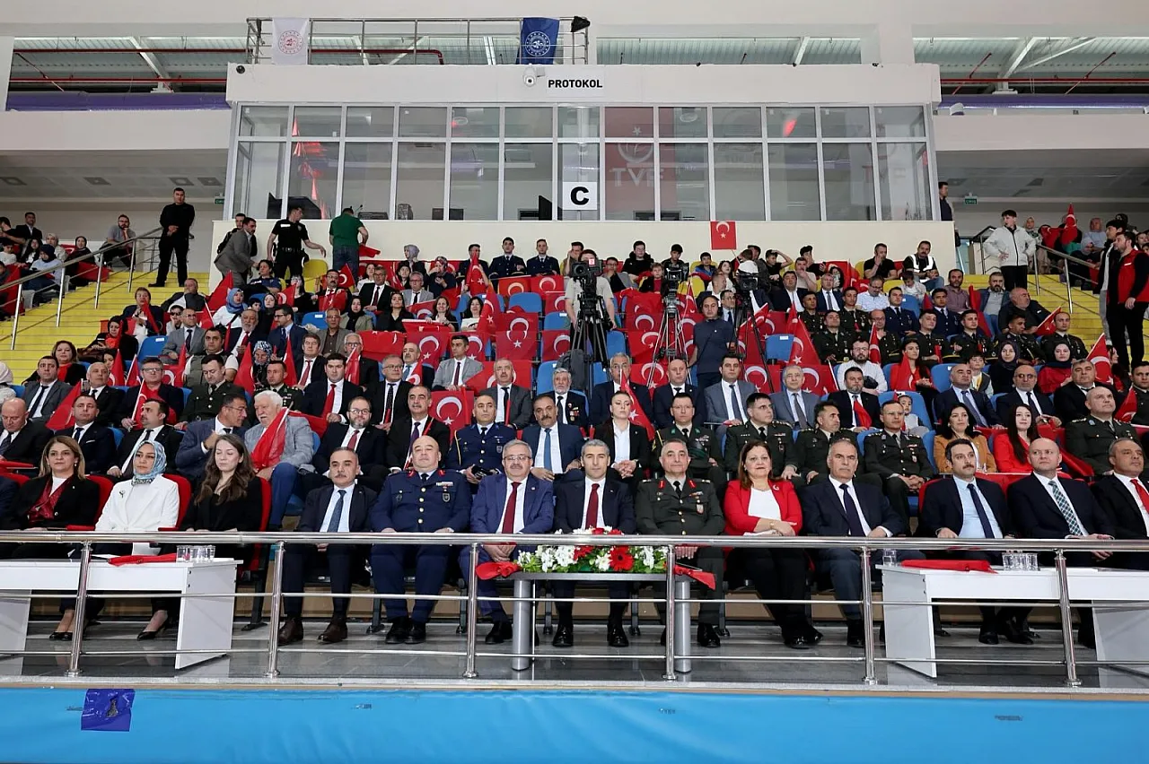 'Geleceğimiz Ve Ümidimiz Gençlikte Saklı'