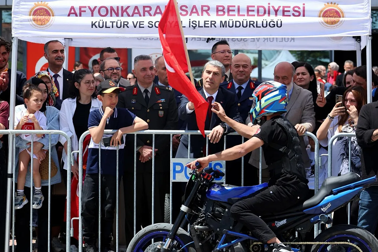 'Geleceğimiz Ve Ümidimiz Gençlikte Saklı'