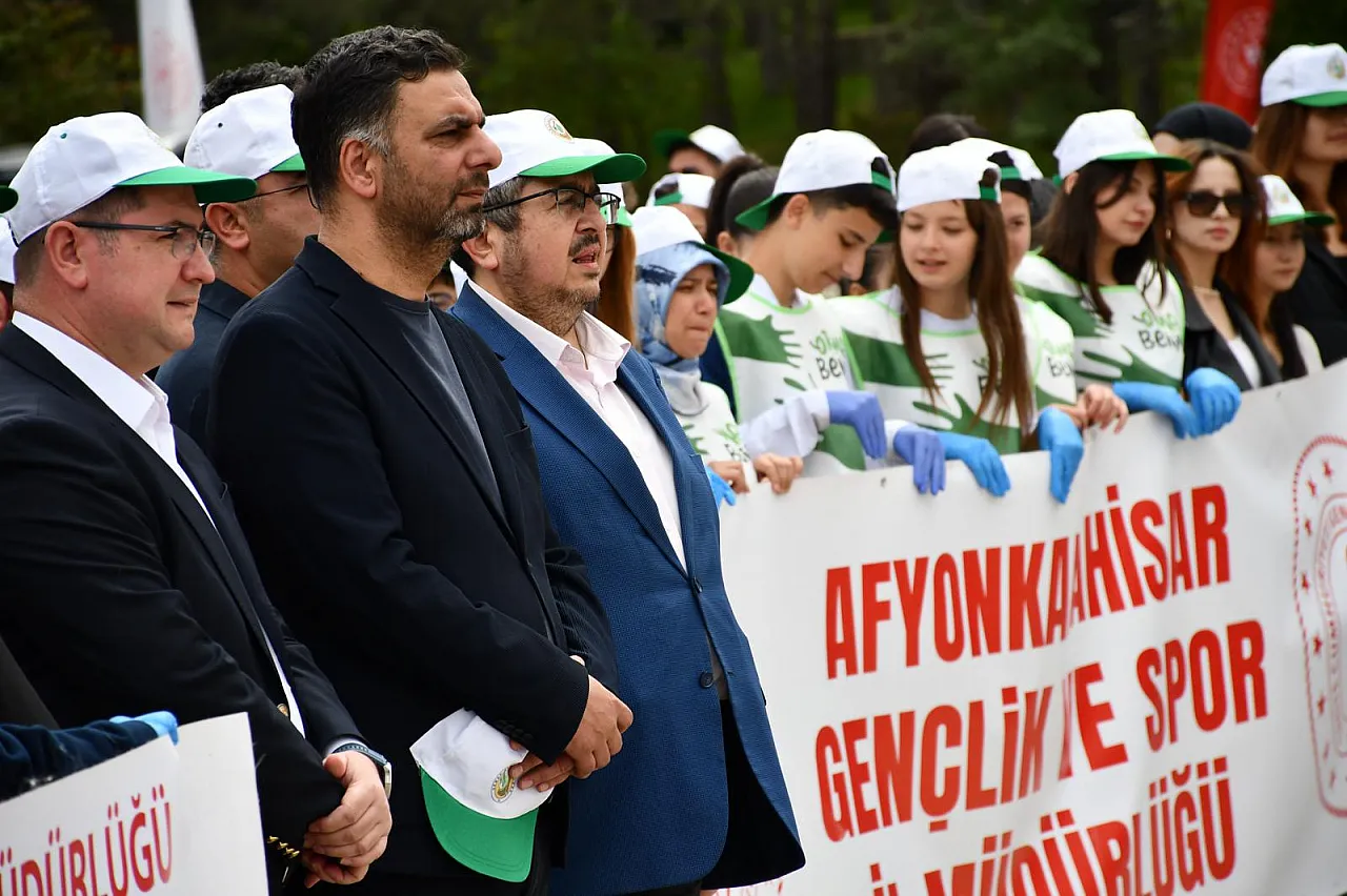 Gençler, Ormanları Korumak İçin Mesaide