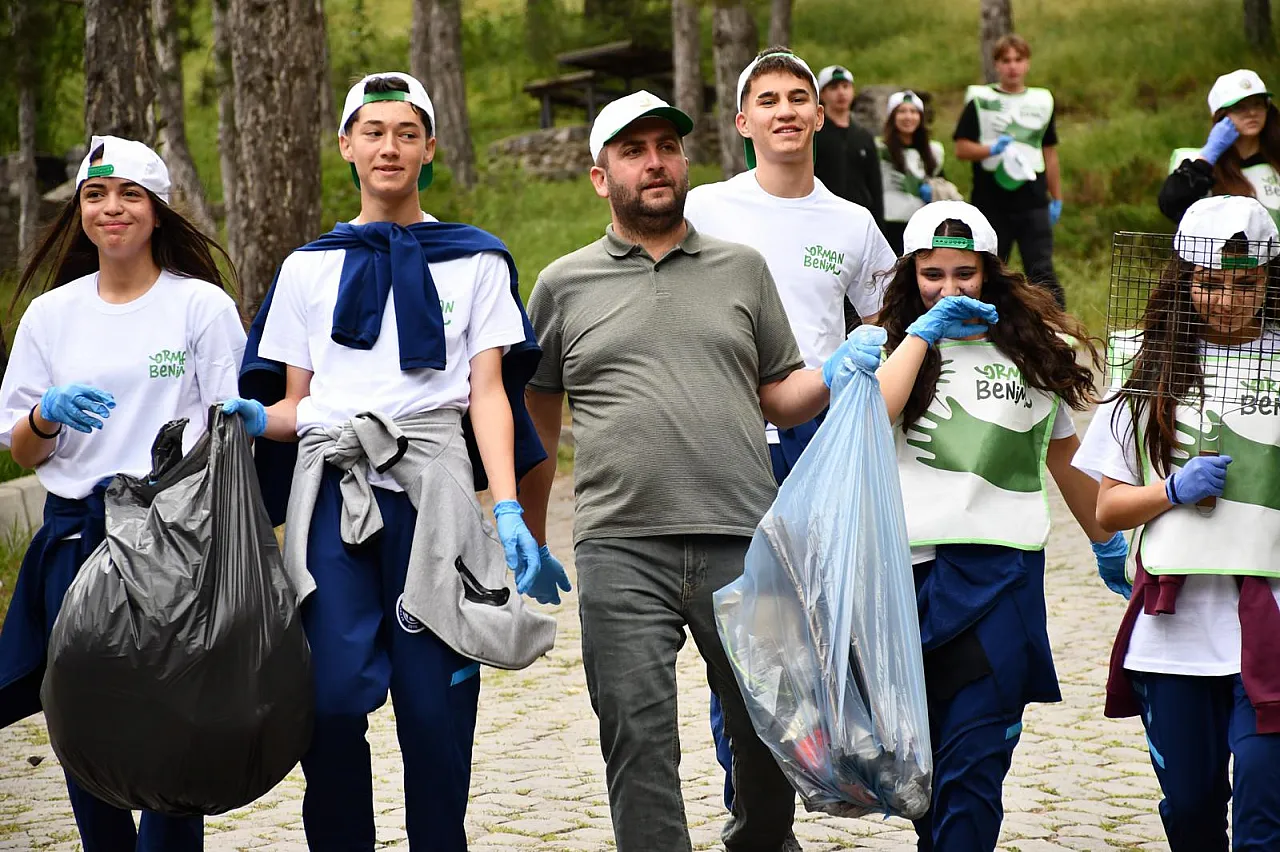 Gençler, Ormanları Korumak İçin Mesaide