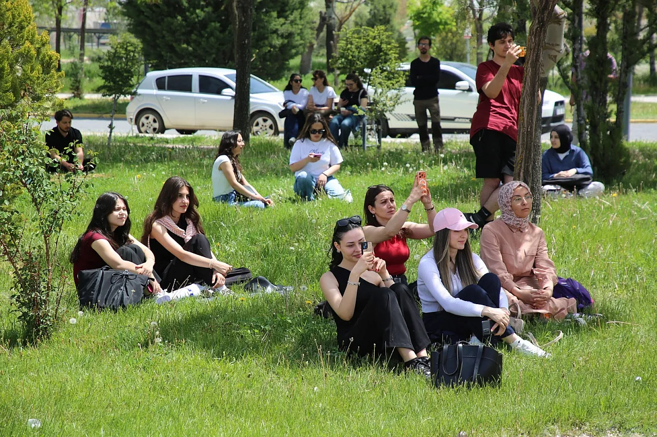 Kampüste Müzik Günlerinde Öğrenciler Yeteneklerini Gösterdi