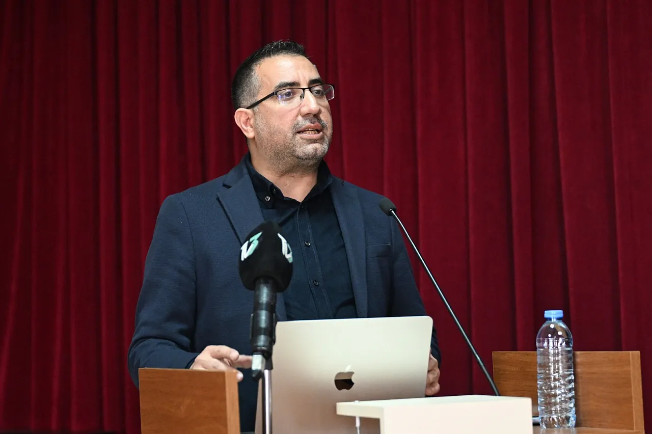 Öğretmen Adayları Etkili İletişim ve Mülakat Tekniklerini Dinledi