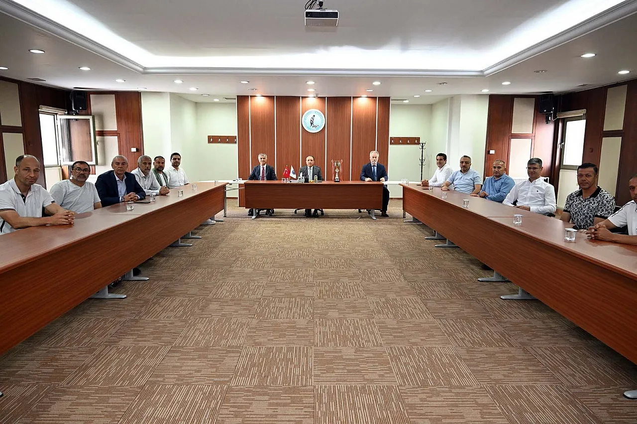 AKÜ Futbol Takımına Rektör Karakaş'tan, Teşekkür Belgesi
