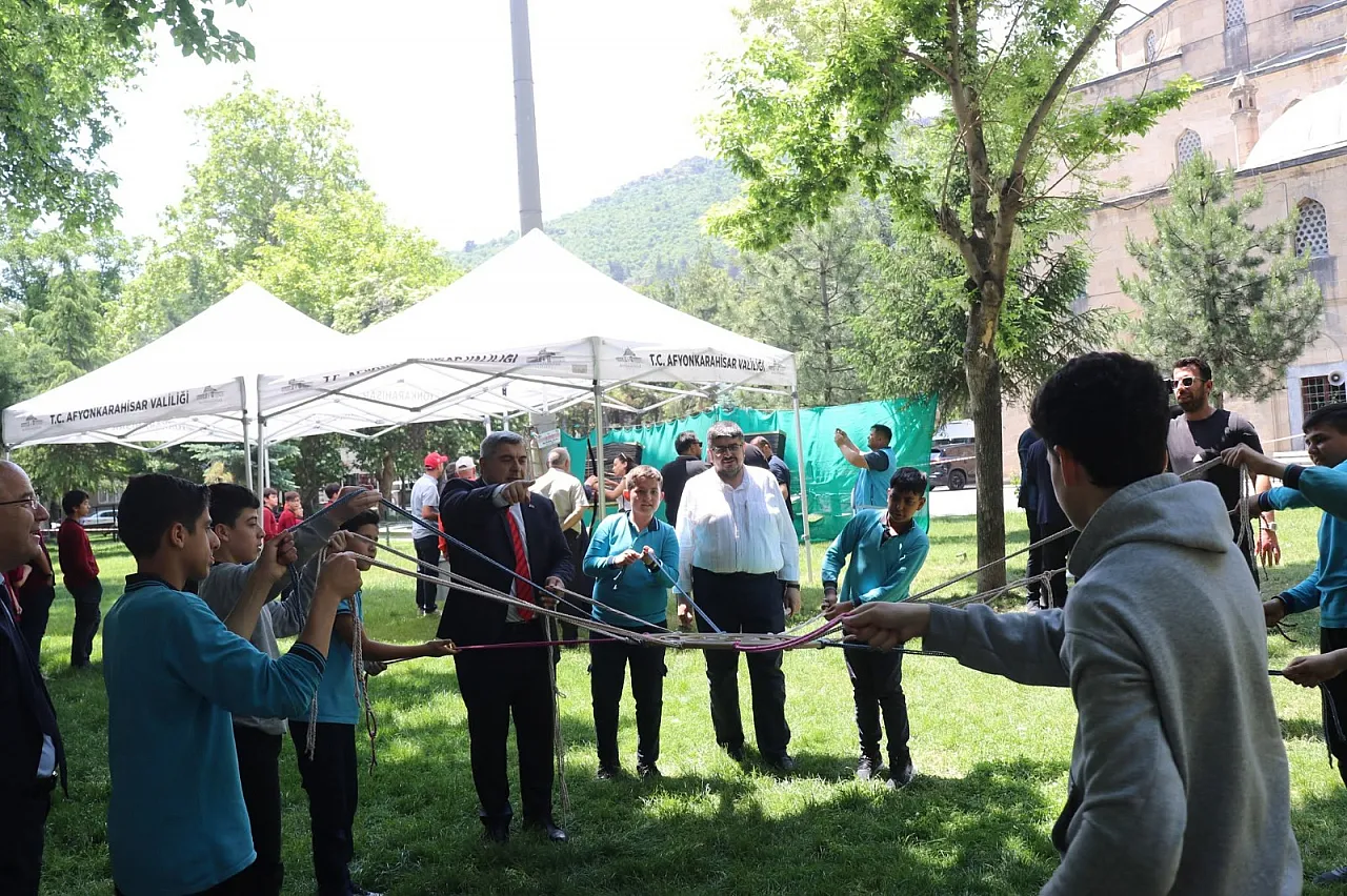 Camiler Çocuk Sesleriyle Şenlendi