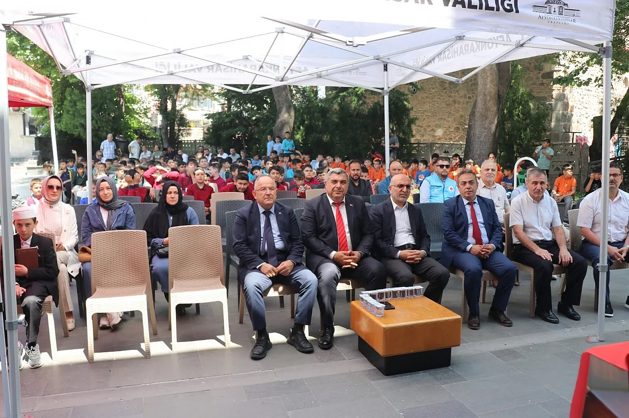 Camiler Çocuk Sesleriyle Şenlendi