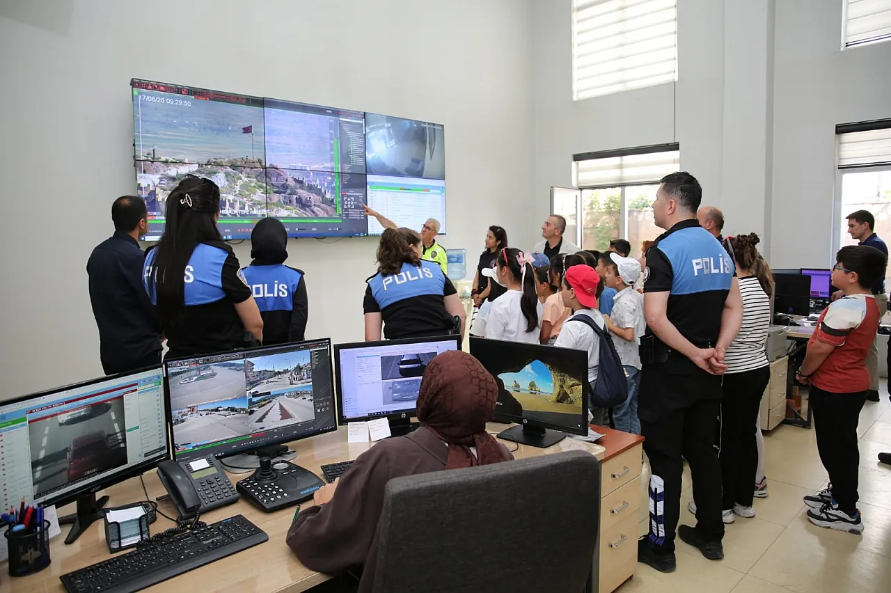 İlkokul Öğrencilerine Polislik Hizmetleri Tanıtıldı