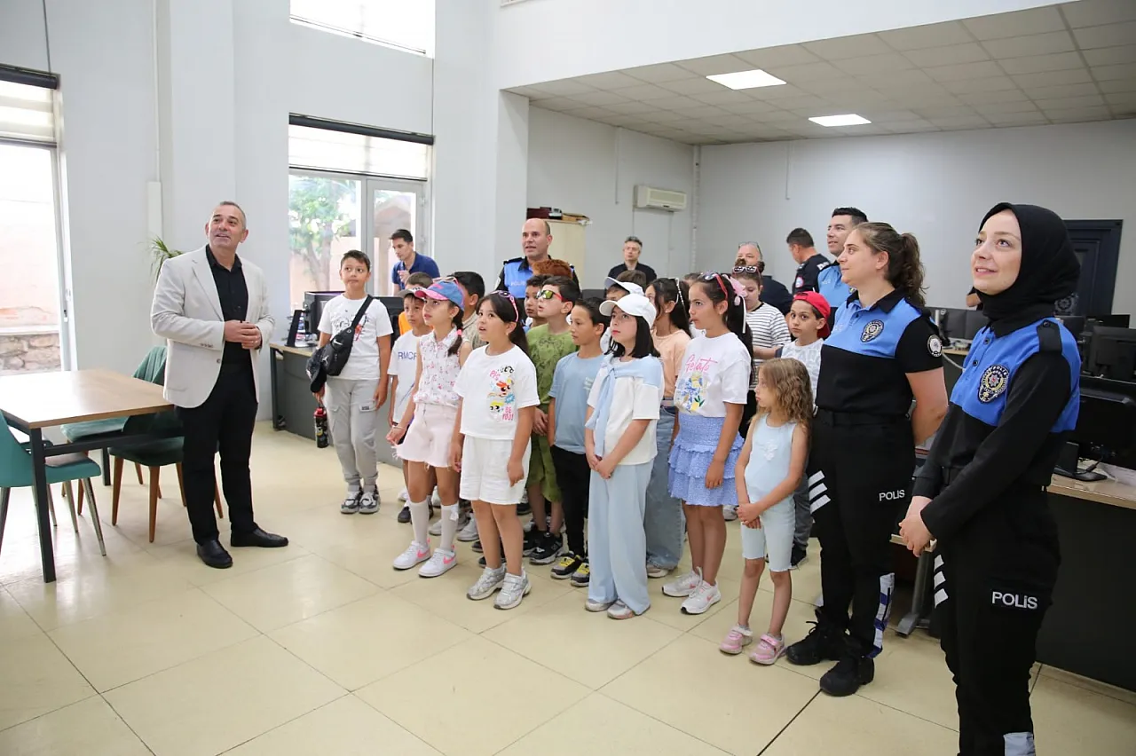 İlkokul Öğrencilerine Polislik Hizmetleri Tanıtıldı