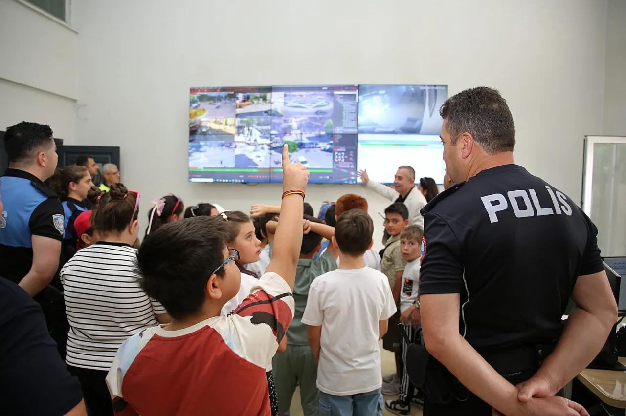 İlkokul Öğrencilerine Polislik Hizmetleri Tanıtıldı