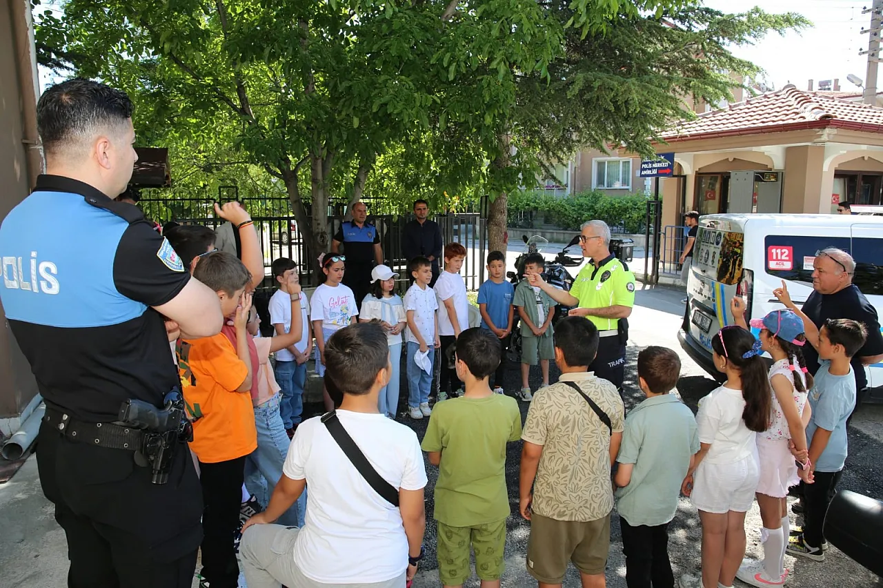 İlkokul Öğrencilerine Polislik Hizmetleri Tanıtıldı
