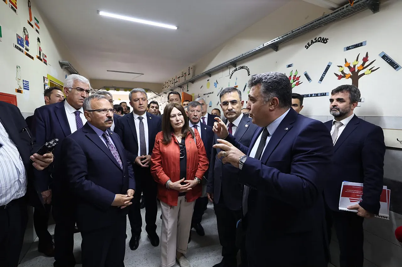 Milletvekili Arslan, Okullardaki Olayları İncelemek İçin Sahada