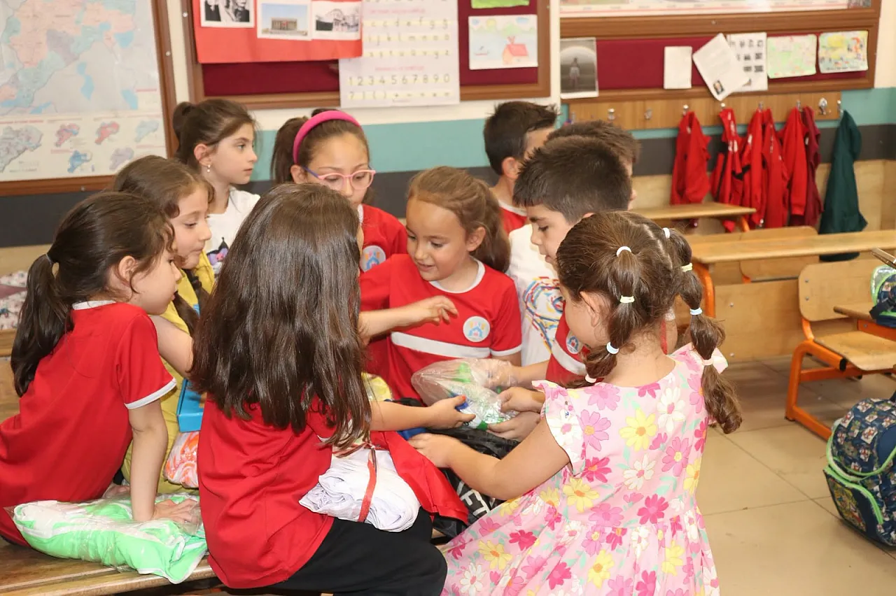 Müdür Sünnetci'den Hoca Ahmet Yesevi İlkokulu'na Özel Teşekkür