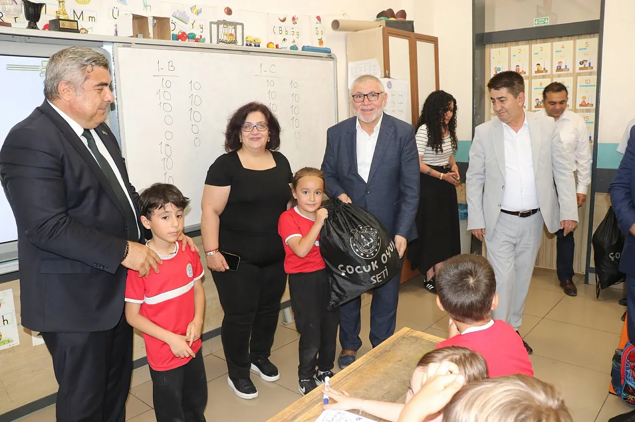 Müdür Sünnetci'den Hoca Ahmet Yesevi İlkokulu'na Özel Teşekkür