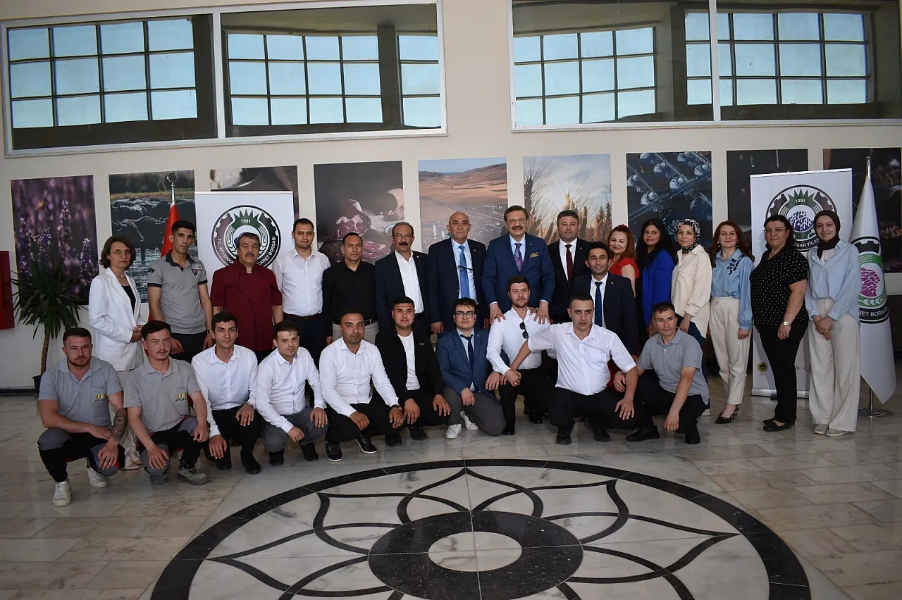 TOBB Başkanı Hisarcıklıoğlu, ATB Başkanı Mühsürler'i Tebrik Etti