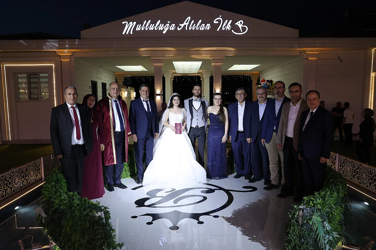 Ulusoy ve Özkara Ailelerinin Mutlu Günü