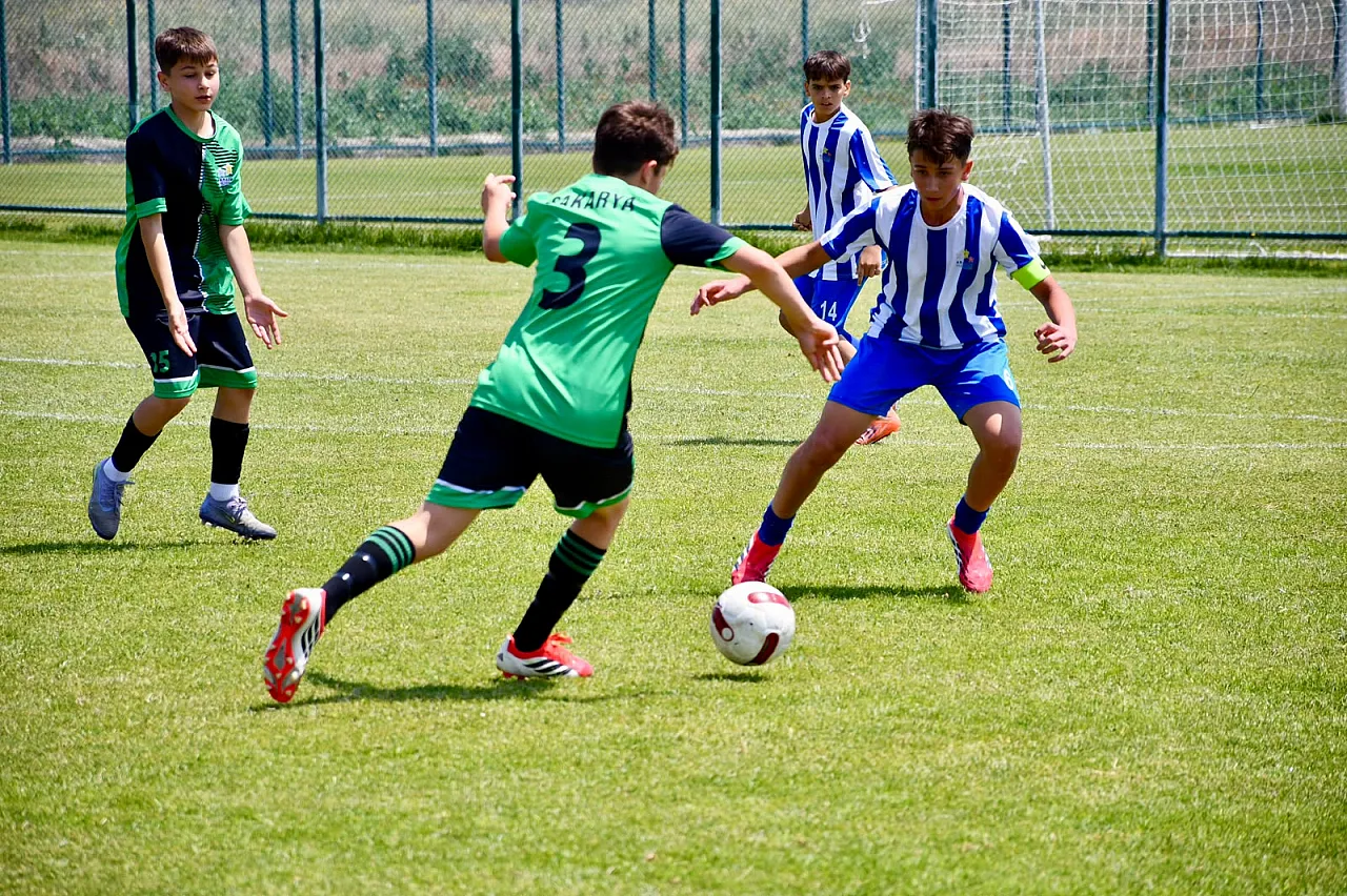 170 Sporcu, Afyon'da Ter Döktü