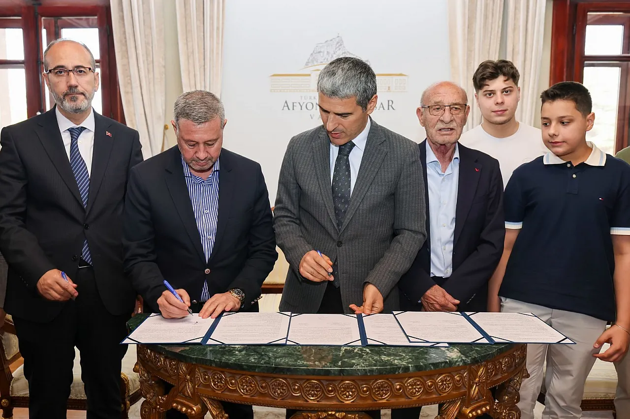 Afyonkarahisar'a Yeni Semt Polikliniği, Protokol İmzalandı