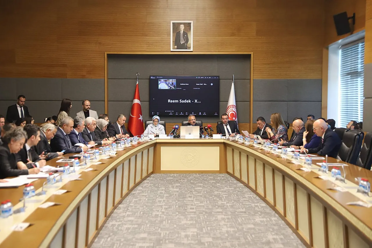 Afyonlu Vekilden Dijital Devlere Sert Mesaj: Yeni Yasalar Geliyor