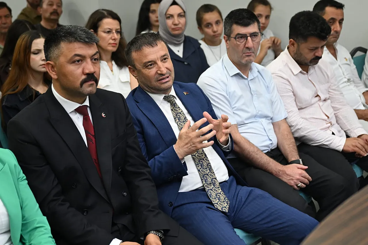 AKÜ Rektörü Tehlikeyi Gözler Önüne Serdi!