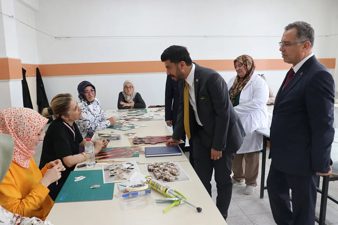 Topoğlu: HEM Her Yaştan Vatandaşa Öğrenme Fırsatı Sunuyor