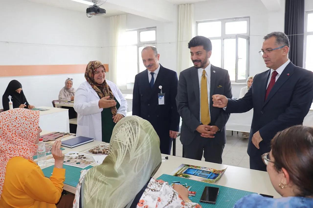 Topoğlu: HEM Her Yaştan Vatandaşa Öğrenme Fırsatı Sunuyor
