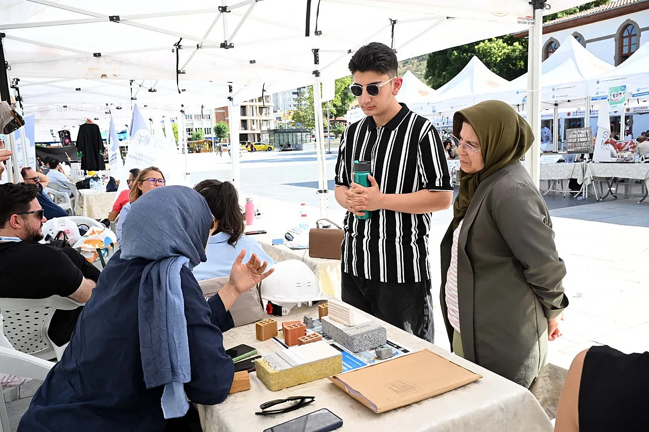 Üniversite Tercihi Yapacaklar Dikkat! AKÜ ve AFSÜ'den Adaylara Kritik Mesajlar