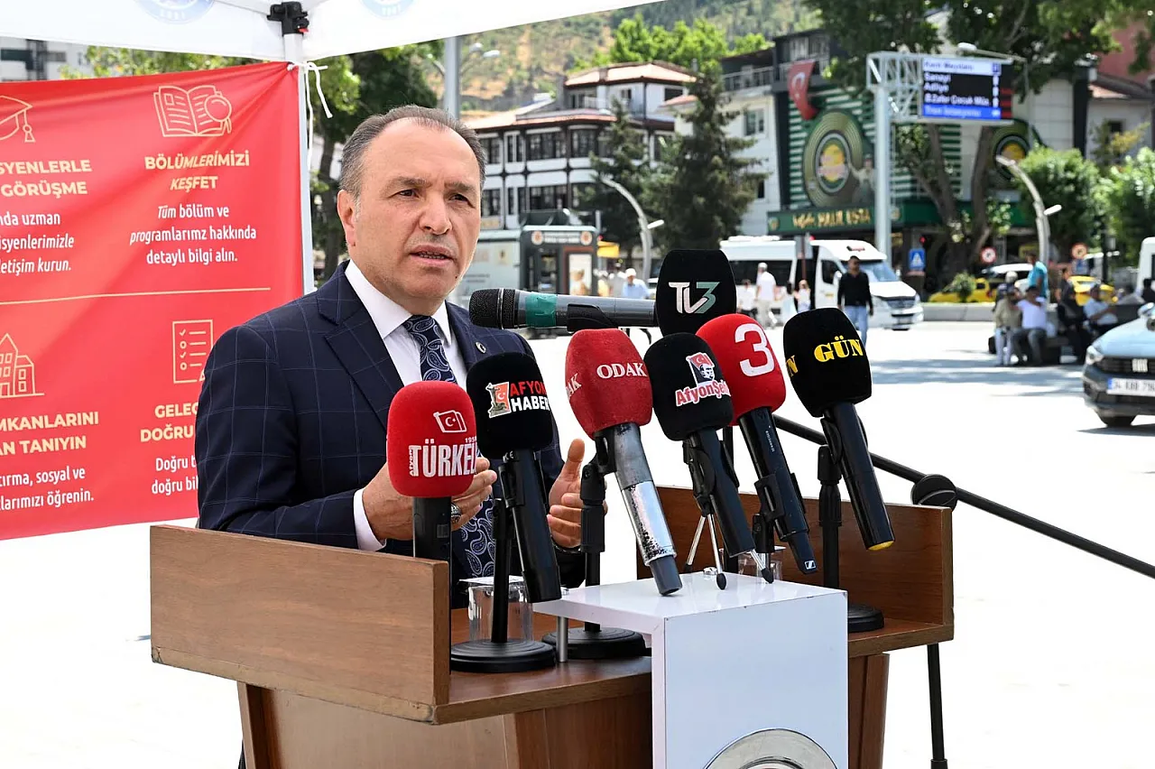 Üniversite Tercihi Yapacaklar Dikkat! AKÜ ve AFSÜ'den Adaylara Kritik Mesajlar