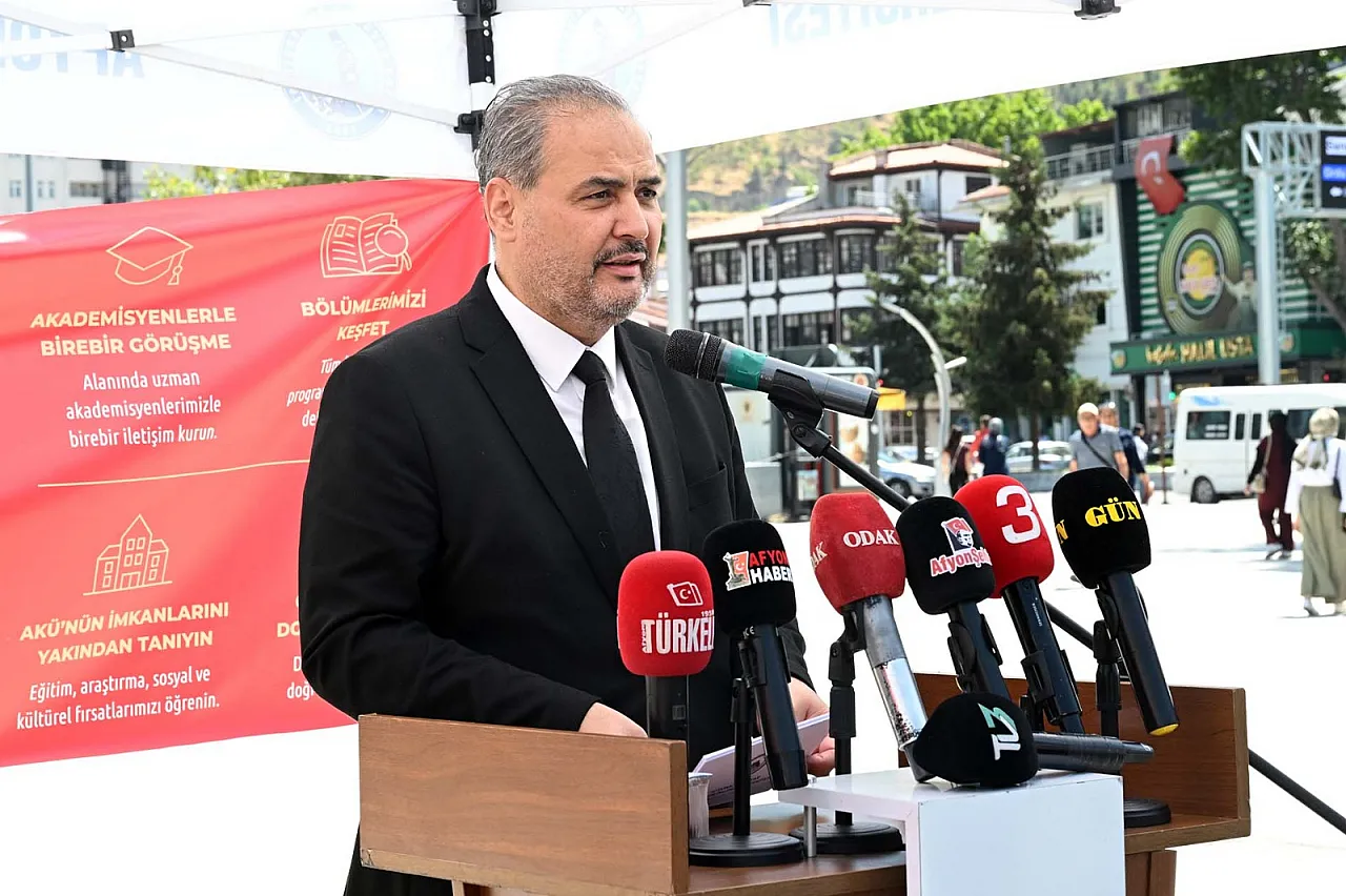 Üniversite Tercihi Yapacaklar Dikkat! AKÜ ve AFSÜ'den Adaylara Kritik Mesajlar
