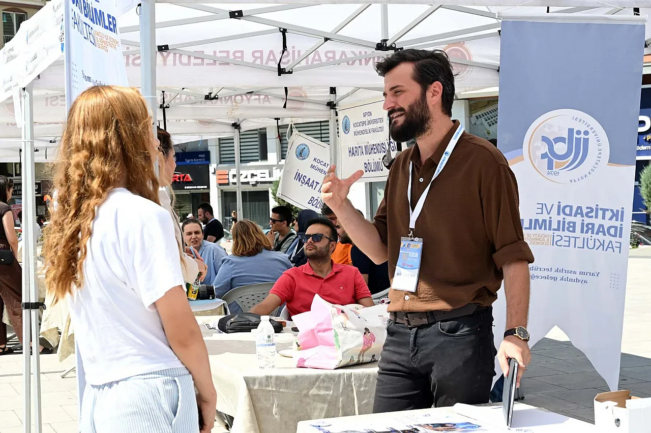 Üniversite Tercihi Yapacaklar Dikkat! AKÜ ve AFSÜ'den Adaylara Kritik Mesajlar