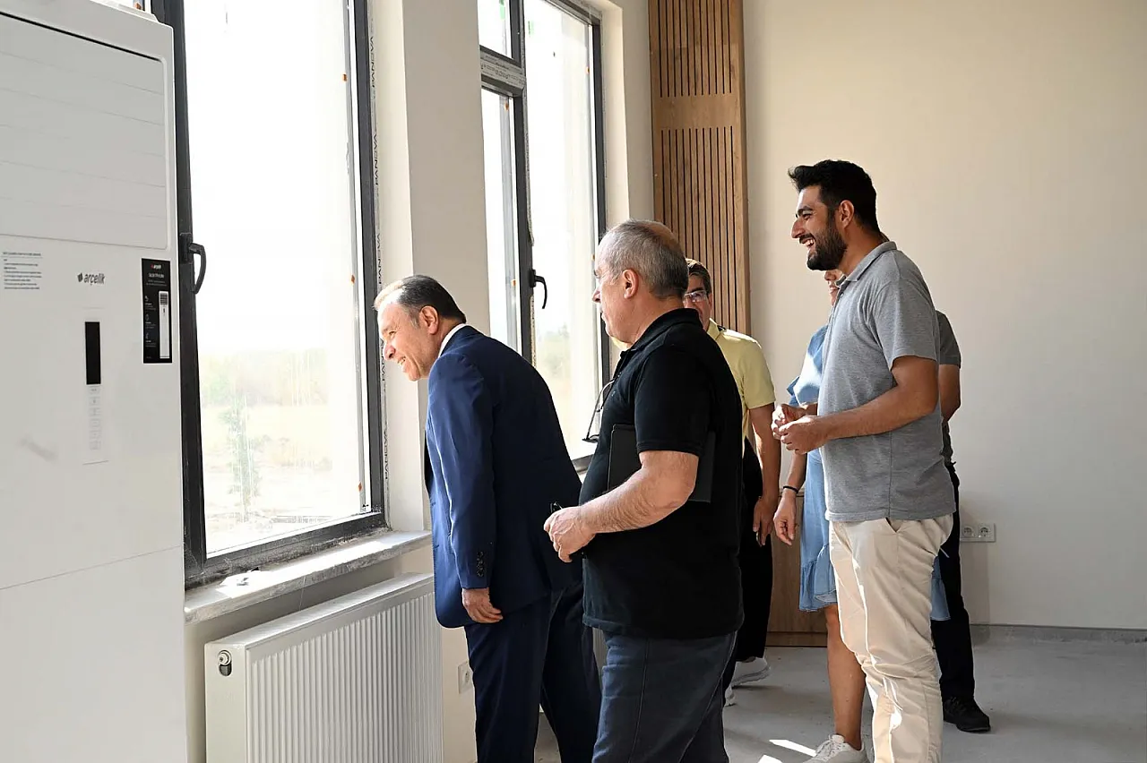 AKÜ'de Dev Yatırımlar: Hukuk Fakültesine Yeni Bina, Milli Teknoloji Atölyesi Yenileniyor