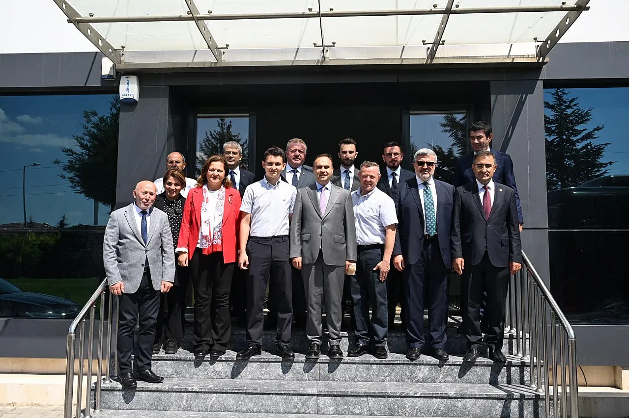 Bakan Kacır'dan Afyon'un Dev Markasına Ziyaret
