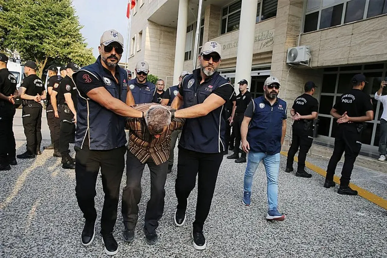 FETÖ Suikastçısı Firari Karatepe'nin Kaçış Serüveninde Kilit İsim Meğer Ablası İmiş …