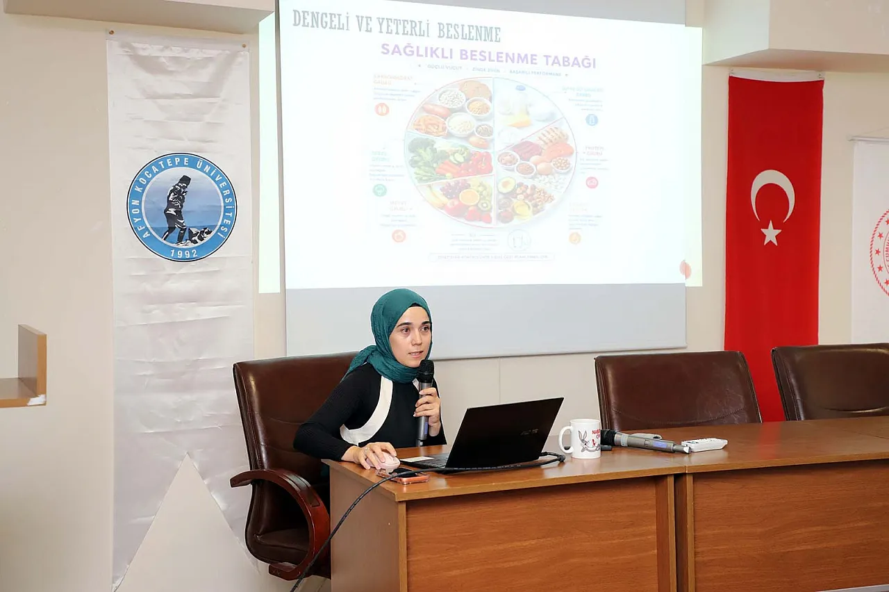 Yeterli Beslenme Gelişim Ve Performans Yüksekliği İçin Zorunlu
