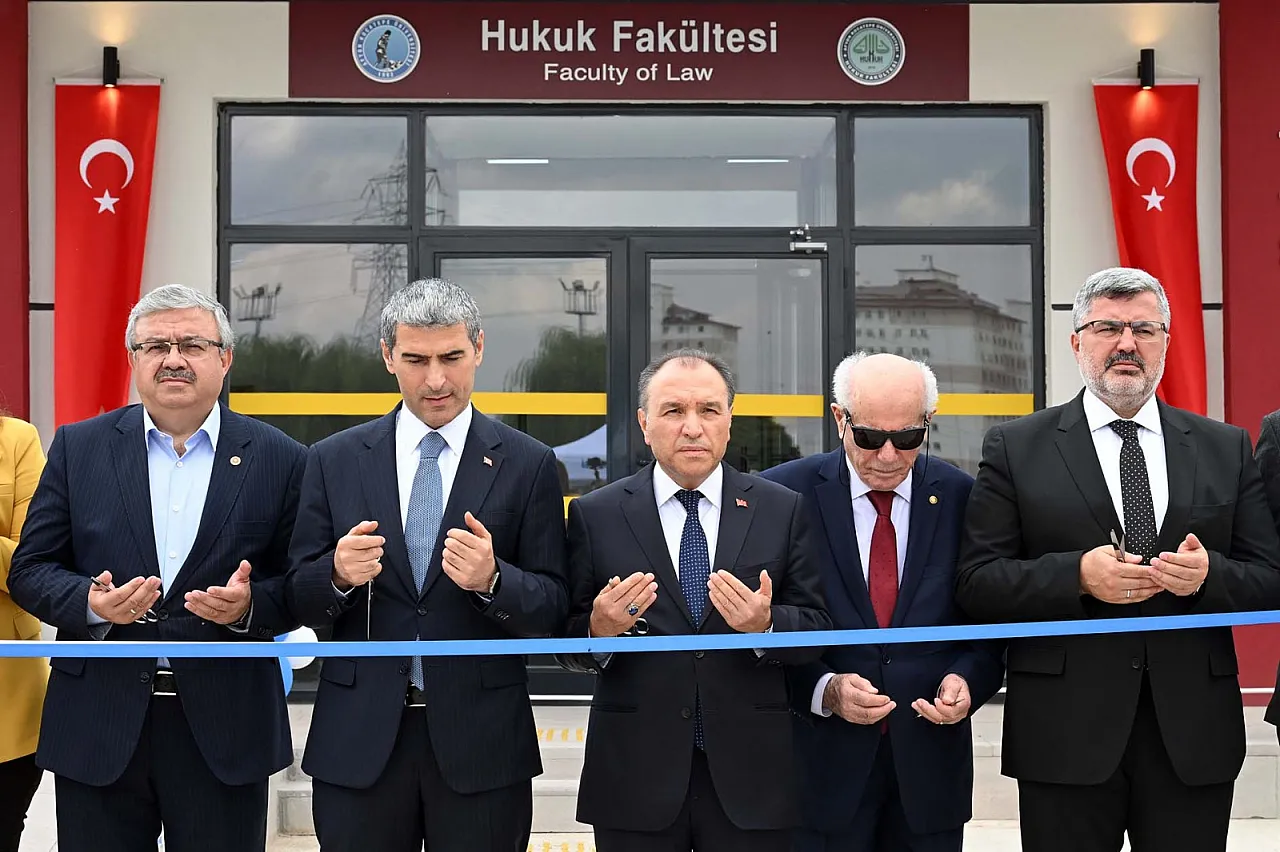 400 Deveyle Taşınan Kütüphane Hikâyesinden AKÜ'ye Uzanan Yol!
