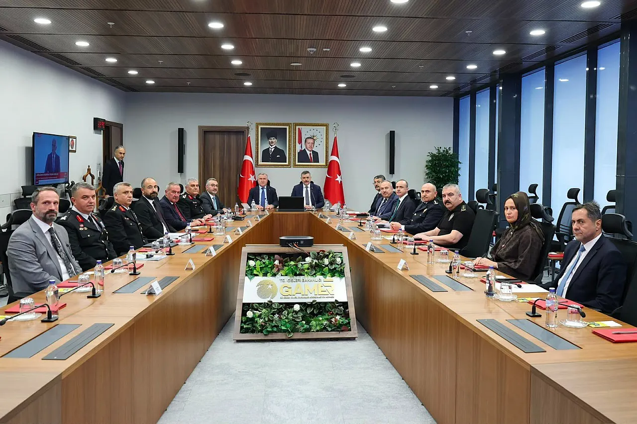 Afyonkarahisar İçin Güvenlik Zirvesi: Vali Aktaş İki Bakanla Toplantıda