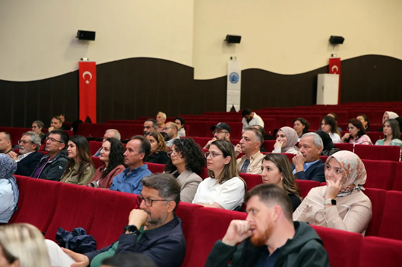 AKÜ'de Program Akreditasyon Süreçleri Değerlendirildi