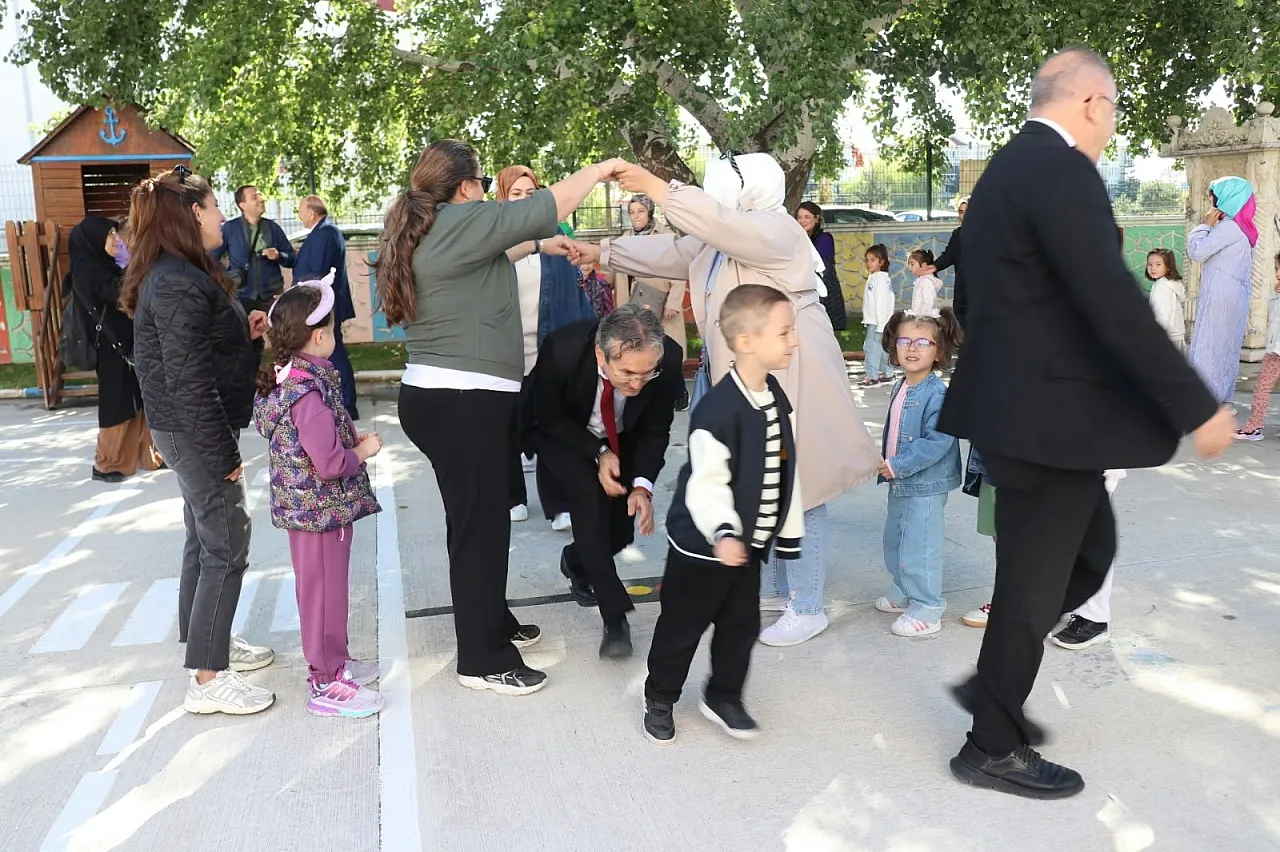 Bu Kez Ders Yok, Oyun Var!