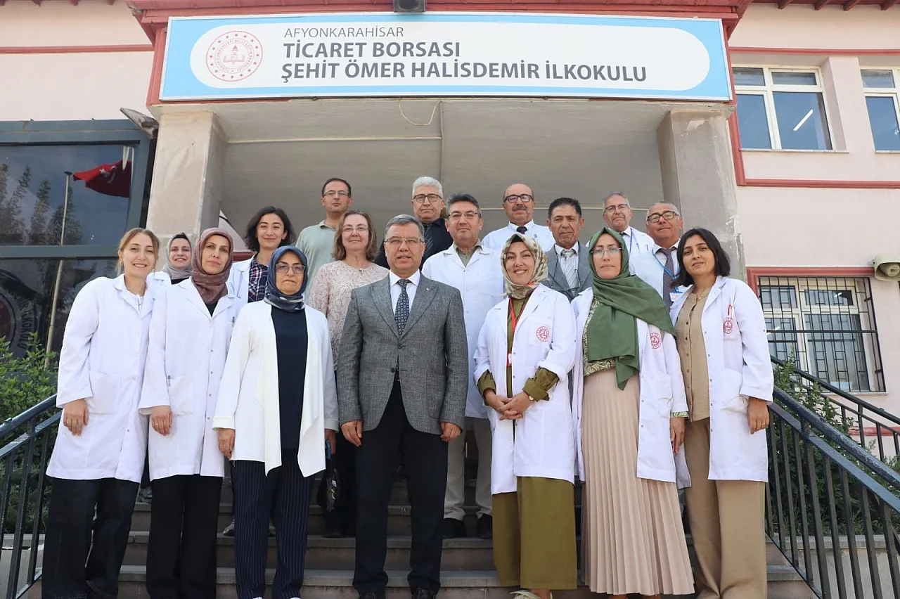 İl Milli Eğitim Müdürü Altınkaynak Sınıfa Girdi: Öğrencilerle Birlikte Ders İşledi