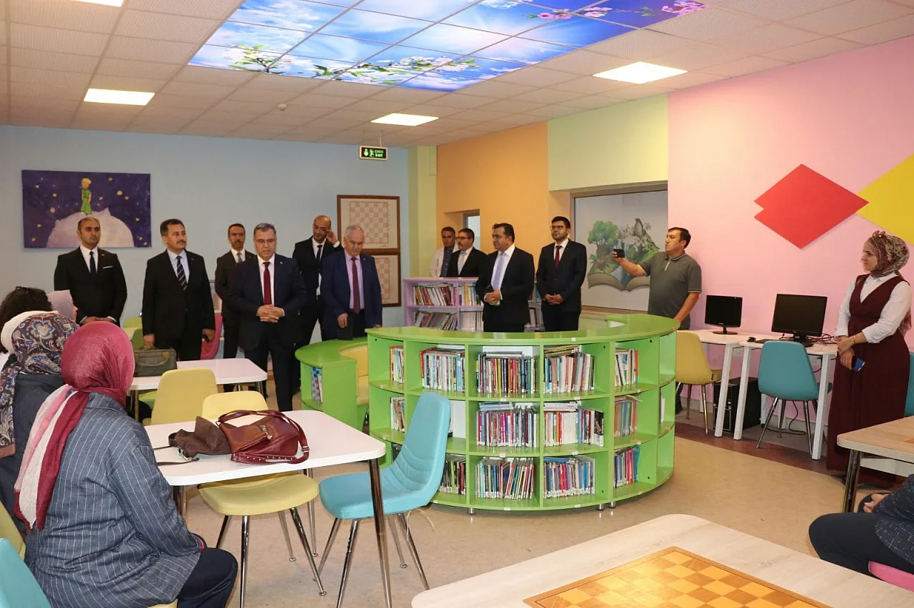 Müdür Altınkaynak'ın Gündemi, Eğitim ve Gelecek