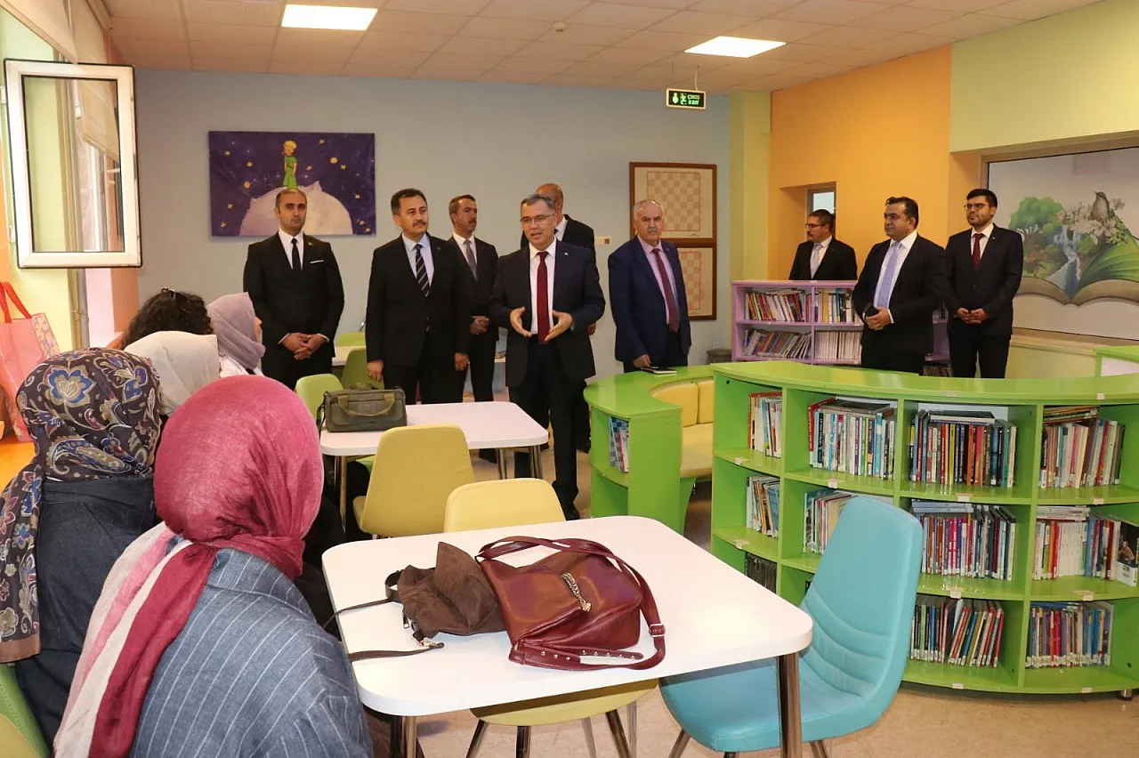 Müdür Altınkaynak'ın Gündemi, Eğitim ve Gelecek