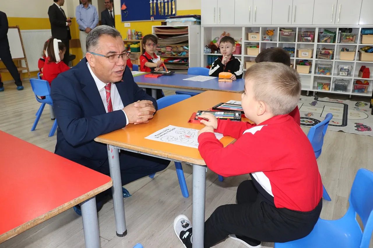 Müdür Altınkaynak Öğrencileri Yalnız Bırakmıyor