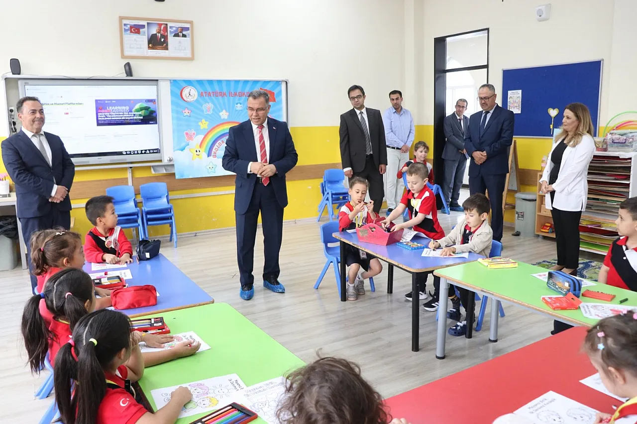Müdür Altınkaynak Öğrencileri Yalnız Bırakmıyor