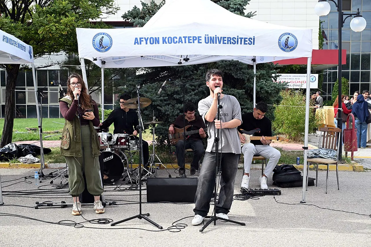 Yıllar Sonra Aynı Çatı Altında Buluştular!