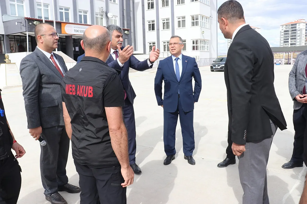 Afyonkarahisar'da Okulda Deprem ve Yangın Alarmı!