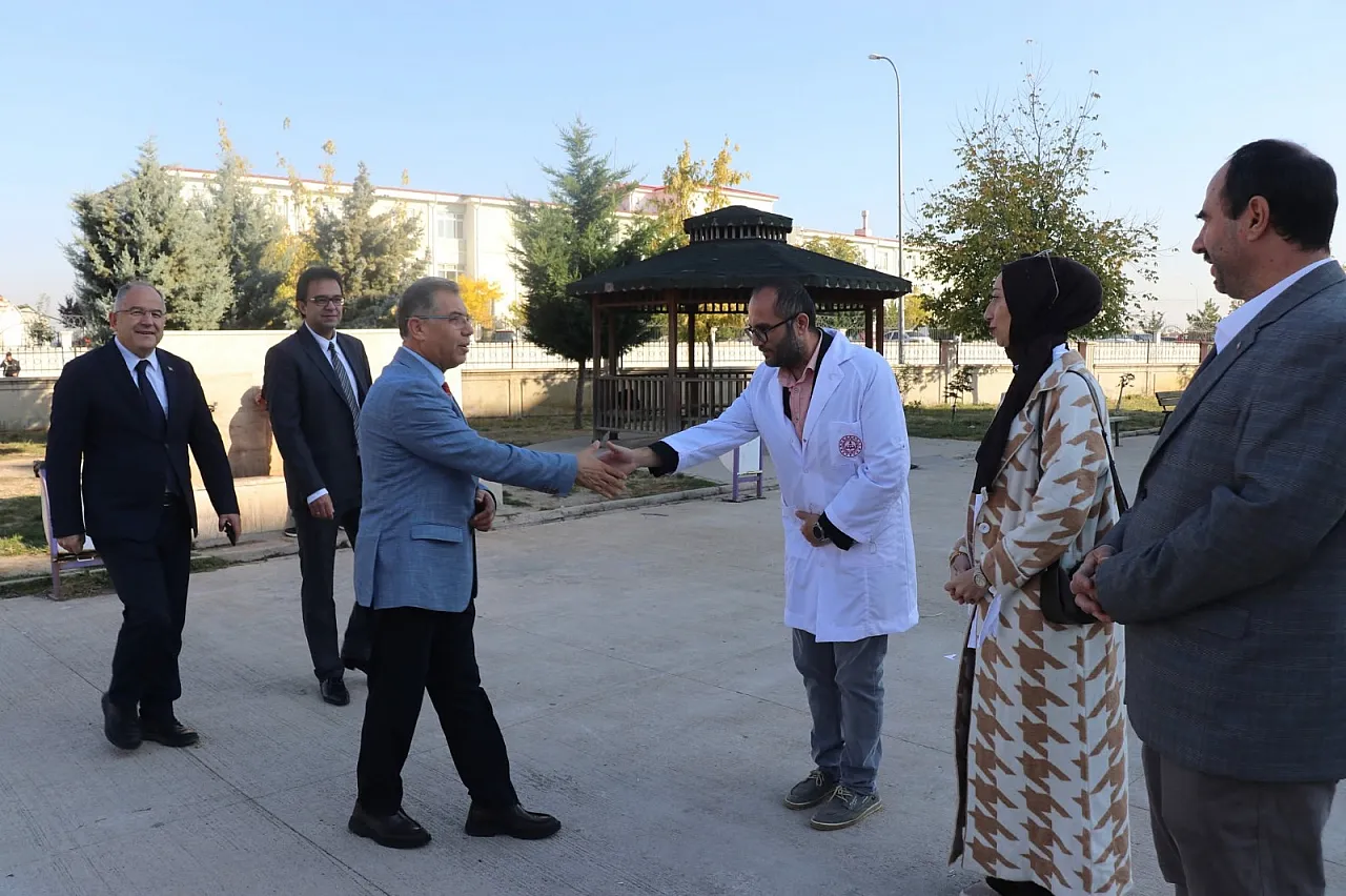 'Çok Yönlü Gelişim İçin Okuyup Araştırmak Şart'