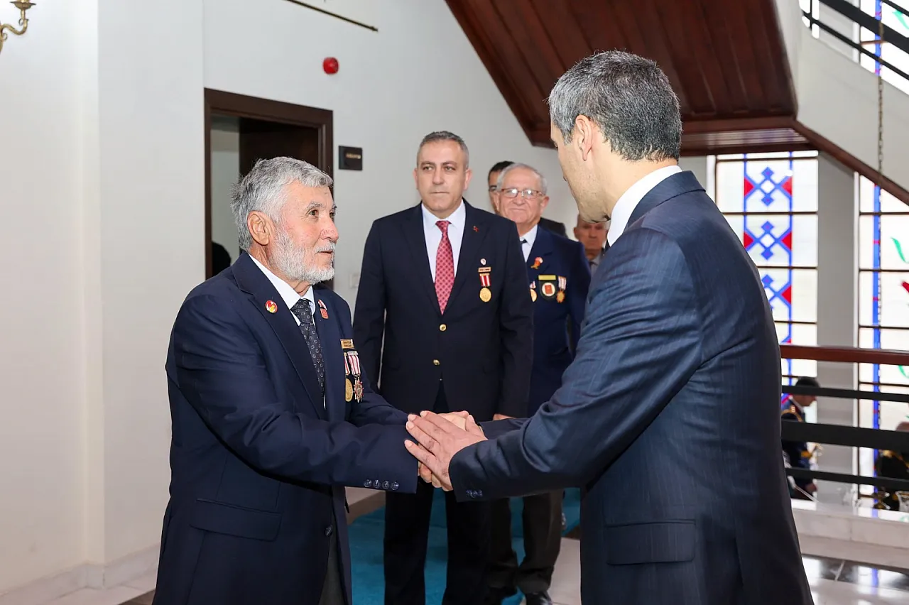 Zaferin Şehrinde 103. Yıl Gururu: Vali Naci Aktaş Protokolü Makamında Ağırladı