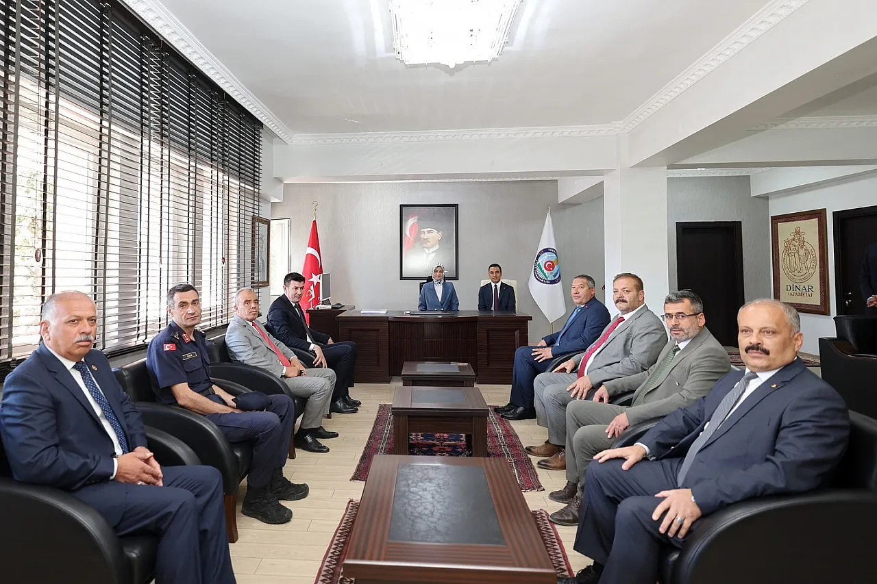 Vali Yiğitbaşı Dinar'da Sahaya İndi!