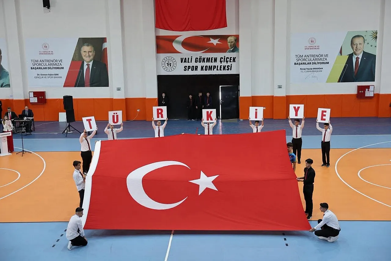 Afyonkarahisar'ın İlçelerinde 29 Ekim Coşkusu