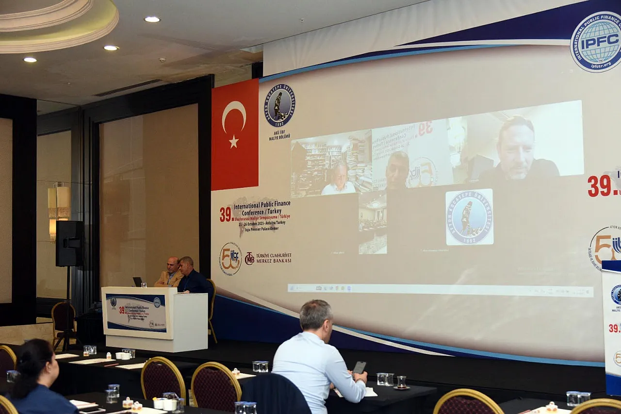 AKÜ İktisat Fakültesi. 51 Yılda 18 Bin Mezun Verdi