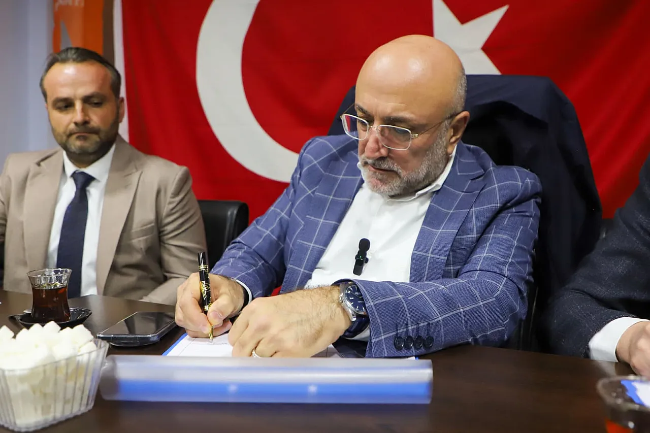 'Başörtüsü Mücadelemiz Hafızalarda Tazeliğini Koruyor'